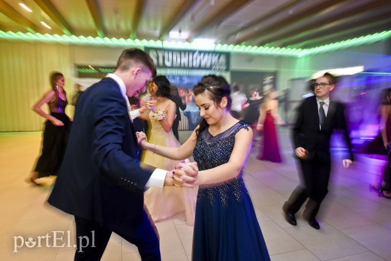 IV LO: Studniówka ze sportowym akcentem zdjęcie nr 192595