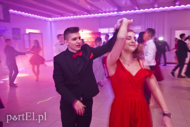 IV LO: Studniówka ze sportowym akcentem zdjęcie nr 192612