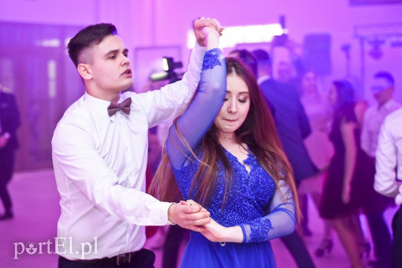 IV LO: Studniówka ze sportowym akcentem zdjęcie nr 192634