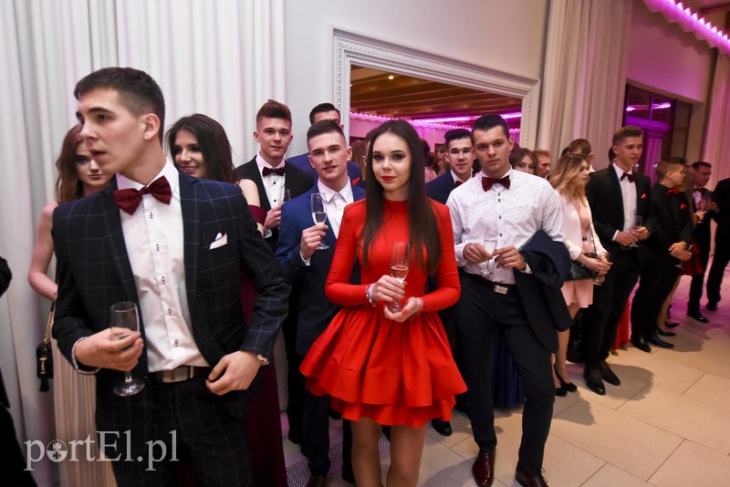 IV LO: Studniówka ze sportowym akcentem zdjęcie nr 192576