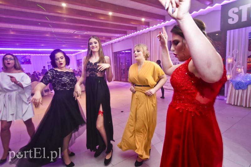 IV LO: Studniówka ze sportowym akcentem zdjęcie nr 192614