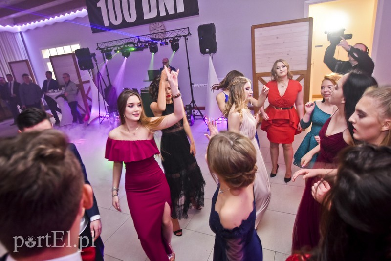 IV LO: Studniówka ze sportowym akcentem zdjęcie nr 192625