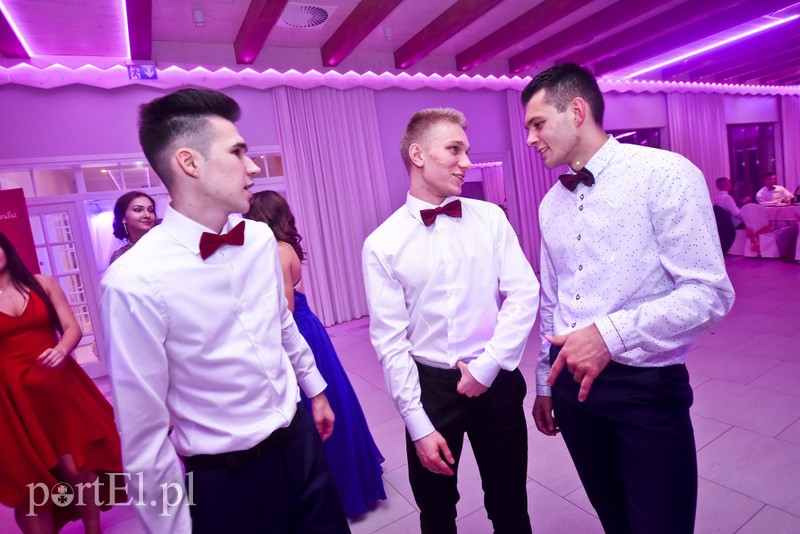 IV LO: Studniówka ze sportowym akcentem zdjęcie nr 192647