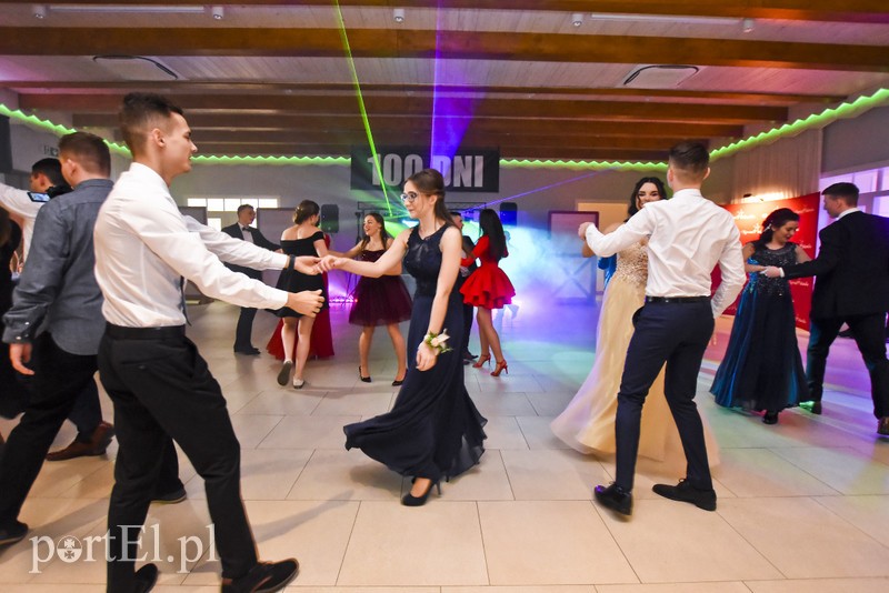 IV LO: Studniówka ze sportowym akcentem zdjęcie nr 192590