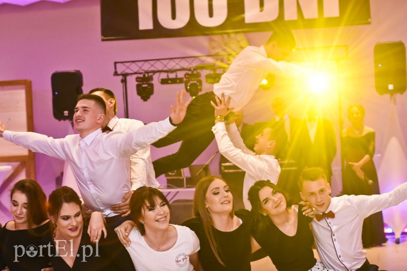 IV LO: Studniówka ze sportowym akcentem zdjęcie nr 192572