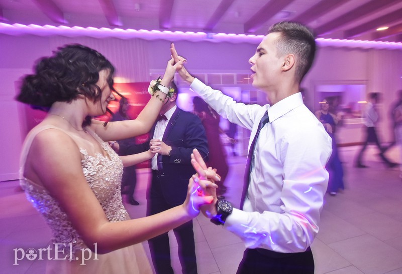 IV LO: Studniówka ze sportowym akcentem zdjęcie nr 192615