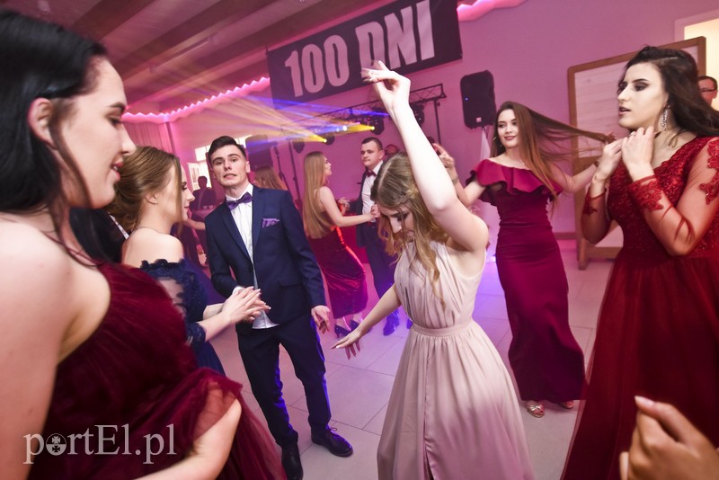 IV LO: Studniówka ze sportowym akcentem zdjęcie nr 192619