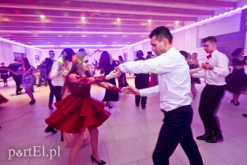 IV LO: Studniówka ze sportowym akcentem zdjęcie nr 192607