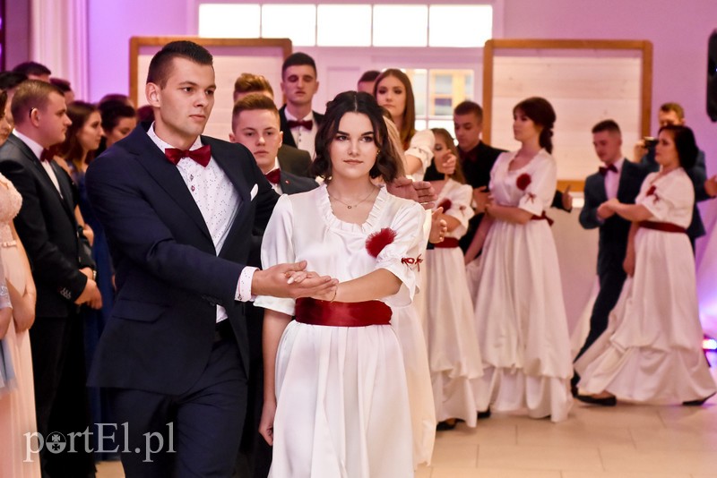 IV LO: Studniówka ze sportowym akcentem zdjęcie nr 192558