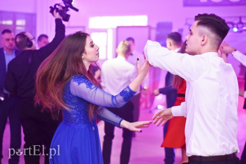 IV LO: Studniówka ze sportowym akcentem zdjęcie nr 192635