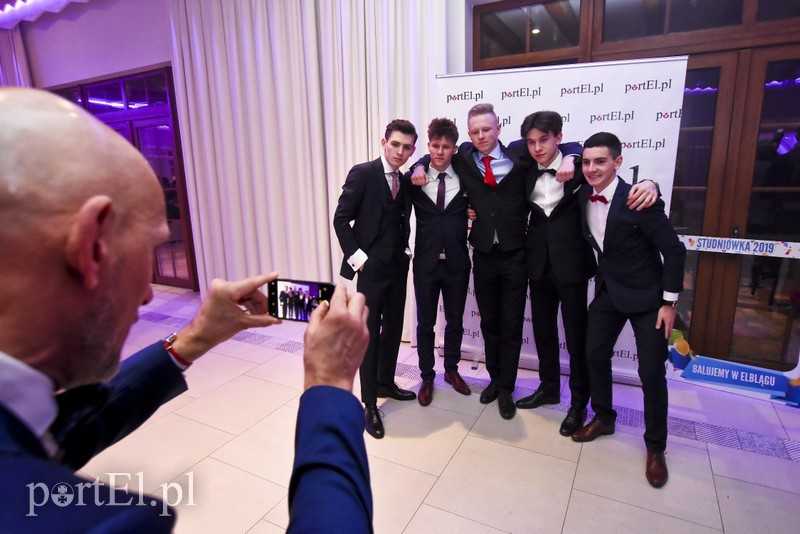 IV LO: Studniówka ze sportowym akcentem zdjęcie nr 192588