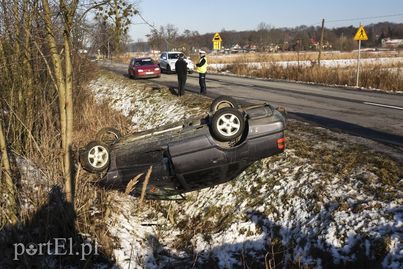 Dachowanie na drodze nr 503 zdjęcie nr 193868