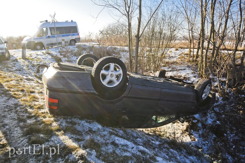 Dachowanie na drodze nr 503 zdjęcie nr 193865