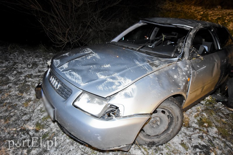 Dachowanie na Radomskiej, kierowca uciekł zdjęcie nr 194119