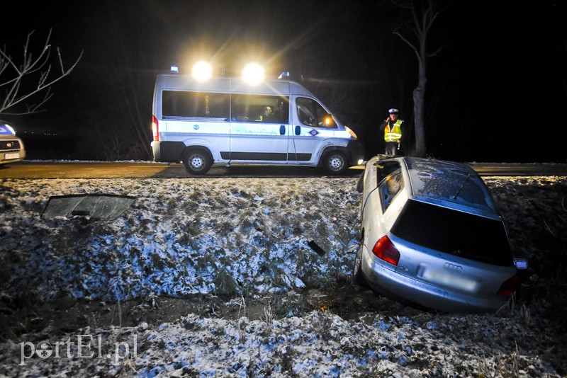 Dachowanie na Radomskiej, kierowca uciekł zdjęcie nr 194123