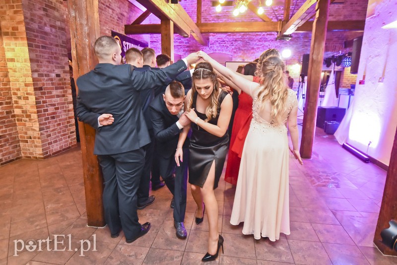 Elbląg Dziś bawią się bez munduru. Studniówka ZSZ