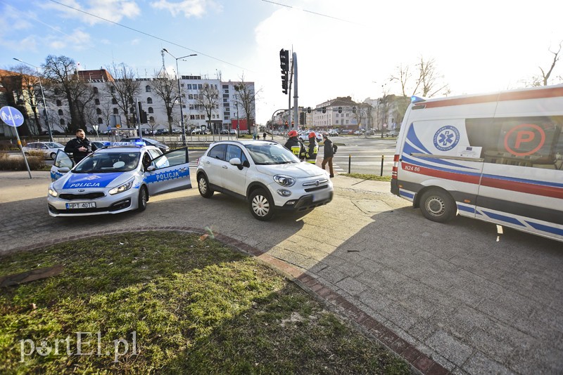Potrącenie kobiety na przejściu dla pieszych zdjęcie nr 194729