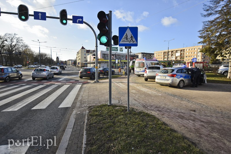 Potrącenie kobiety na przejściu dla pieszych zdjęcie nr 194731