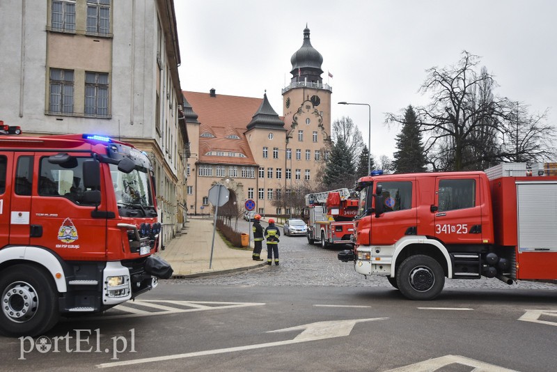 Alarm bombowy w Urzędzie Miejskim (aktualizacja) zdjęcie nr 195612