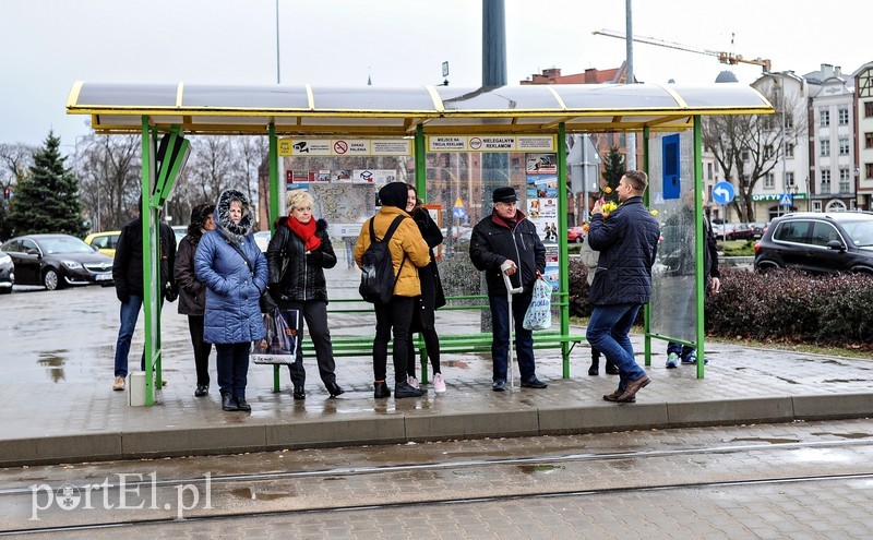 Uśmiech za kwiatka, czyli jak portEl Dzień Kobiet świętował zdjęcie nr 196123