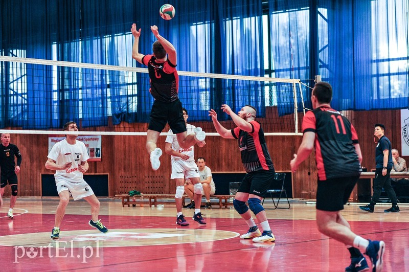 Elbląg Siatkarze pożegnali się z kibicami zwycięstwem