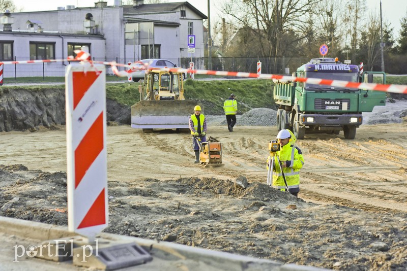 Castorama otwarta, rondo w budowie zdjęcie nr 197921