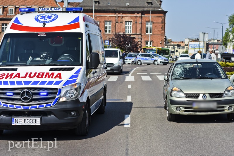 Potrącenie kobiety na przejściu dla pieszych zdjęcie nr 200093