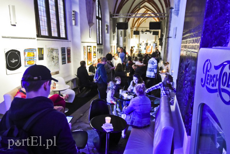 Wieczorne gry, pokazy i wystawy zdjęcie nr 201101