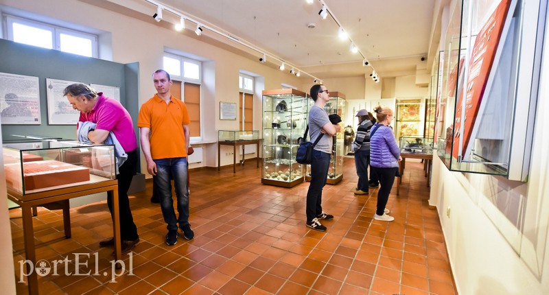 Wieczorne gry, pokazy i wystawy zdjęcie nr 201039