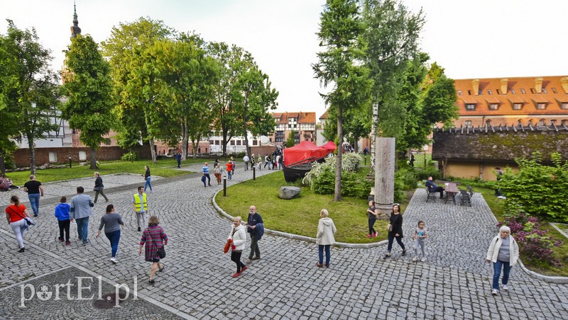 Wieczorne gry, pokazy i wystawy zdjęcie nr 201090