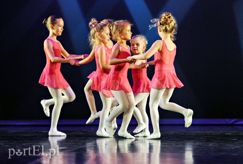 Oni po prostu bawią się tańcem zdjęcie nr 203478