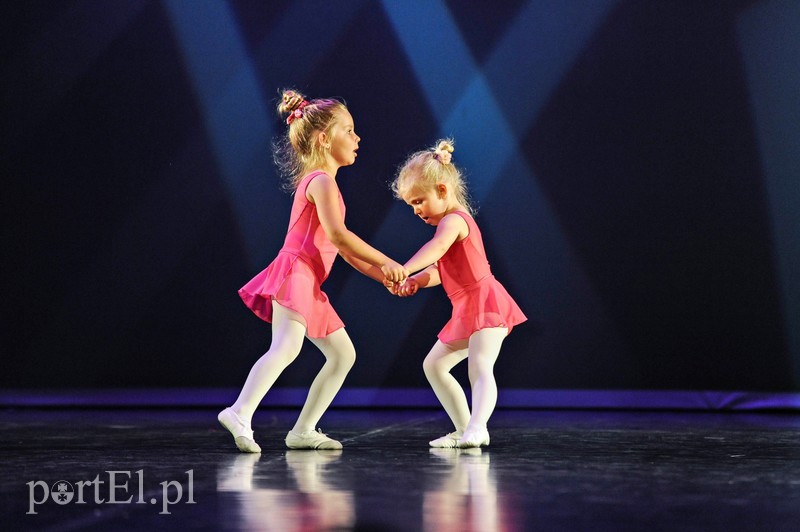 Oni po prostu bawią się tańcem zdjęcie nr 203479