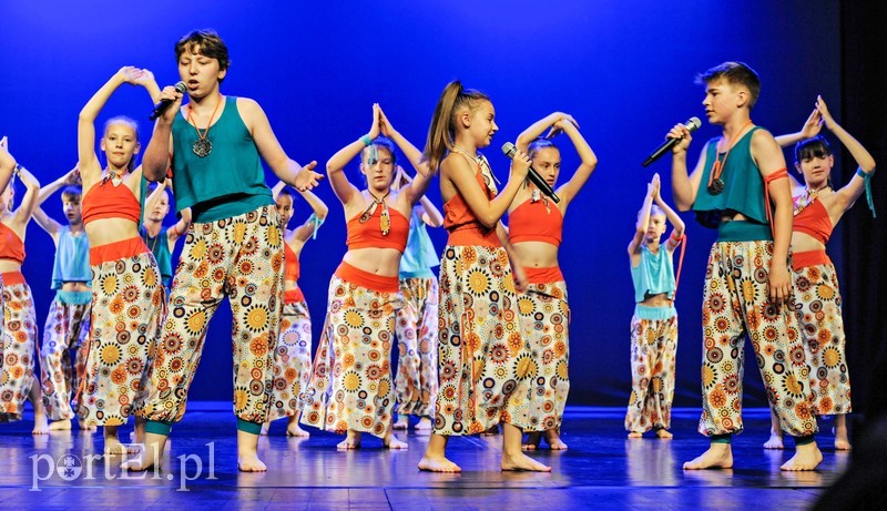 Oni po prostu bawią się tańcem zdjęcie nr 203474