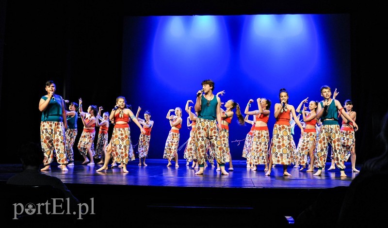 Oni po prostu bawią się tańcem zdjęcie nr 203473