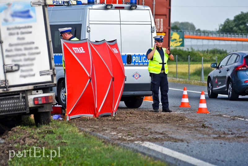 Wypadek na S7. Auto dostawcze uderzyło w barierki zdjęcie nr 204316