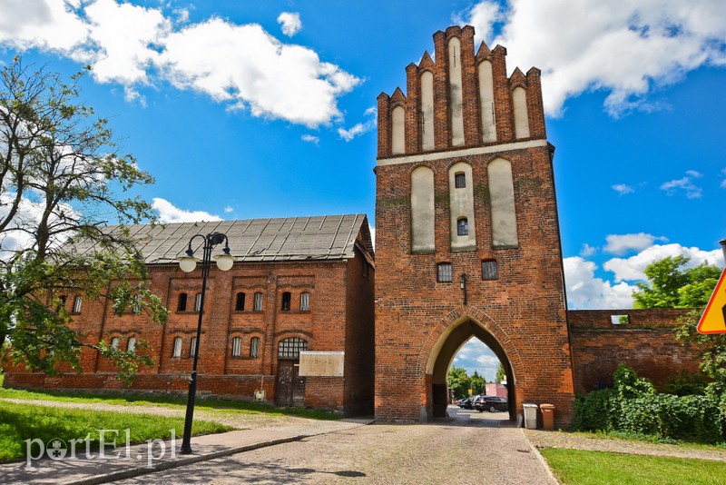 Nad jezioro, na cmentarz i na lody  (Cudze chwalicie, swego nie znacie, odcinek 1)  zdjęcie nr 204501