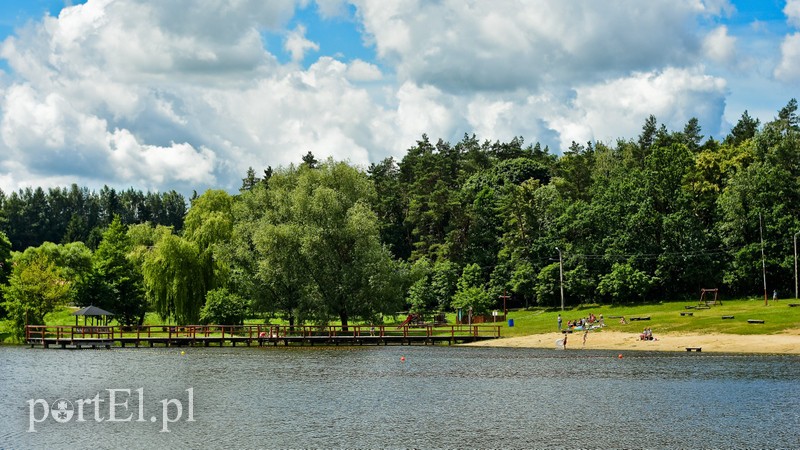 Nad jezioro, na cmentarz i na lody  (Cudze chwalicie, swego nie znacie, odcinek 1)  zdjęcie nr 204542