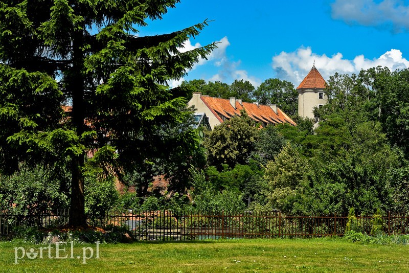 Nad jezioro, na cmentarz i na lody  (Cudze chwalicie, swego nie znacie, odcinek 1)  zdjęcie nr 204528