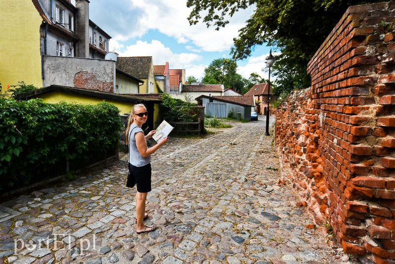 Nad jezioro, na cmentarz i na lody  (Cudze chwalicie, swego nie znacie, odcinek 1)  zdjęcie nr 204478