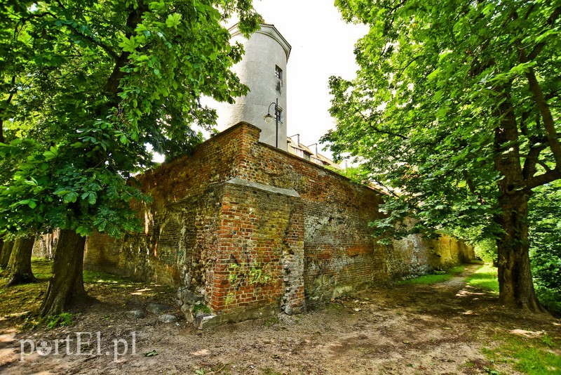 Nad jezioro, na cmentarz i na lody  (Cudze chwalicie, swego nie znacie, odcinek 1)  zdjęcie nr 204484