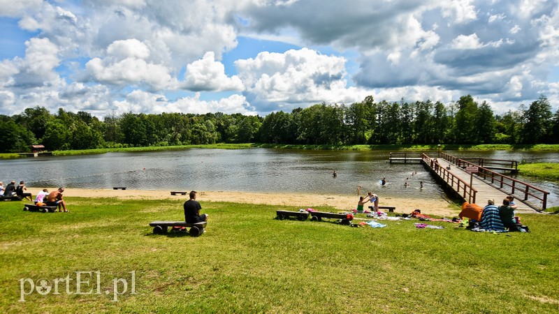 Nad jezioro, na cmentarz i na lody  (Cudze chwalicie, swego nie znacie, odcinek 1)  zdjęcie nr 204535