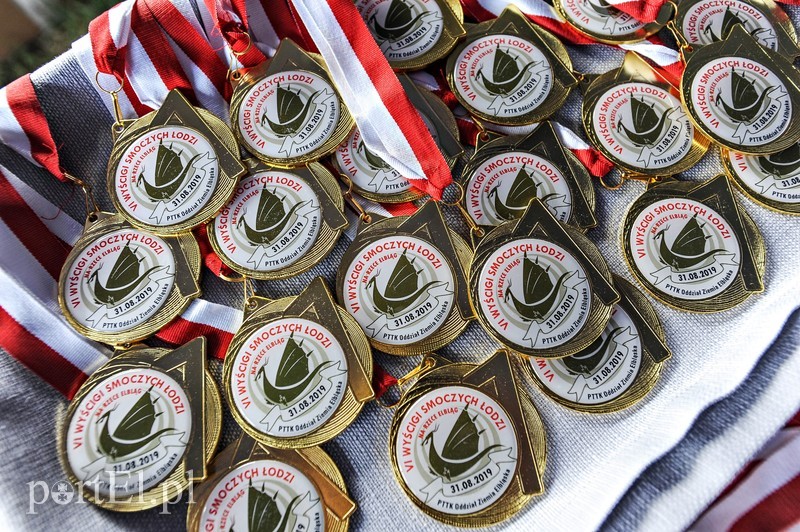 Smocze łodzie rządziły na rzece zdjęcie nr 209373