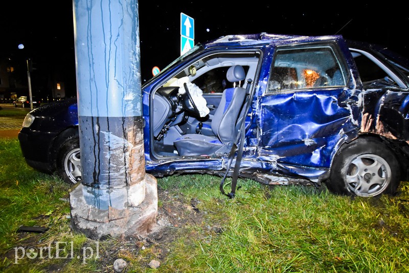 Zderzenie seata z oplem wieczorową porą zdjęcie nr 210608