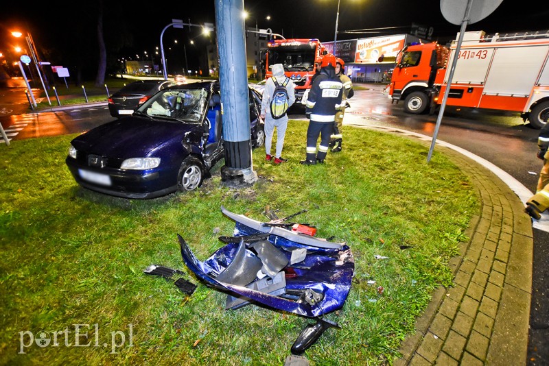 Zderzenie seata z oplem wieczorową porą zdjęcie nr 210602