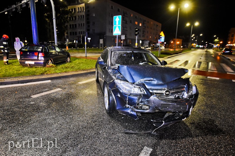 Zderzenie seata z oplem wieczorową porą zdjęcie nr 210606