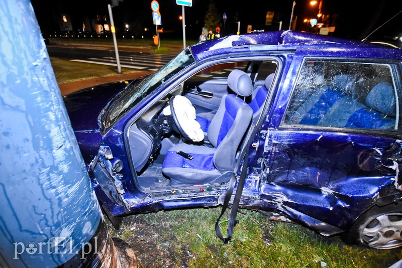 Zderzenie seata z oplem wieczorową porą zdjęcie nr 210604