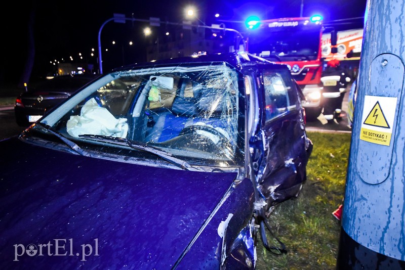 Zderzenie seata z oplem wieczorową porą zdjęcie nr 210605