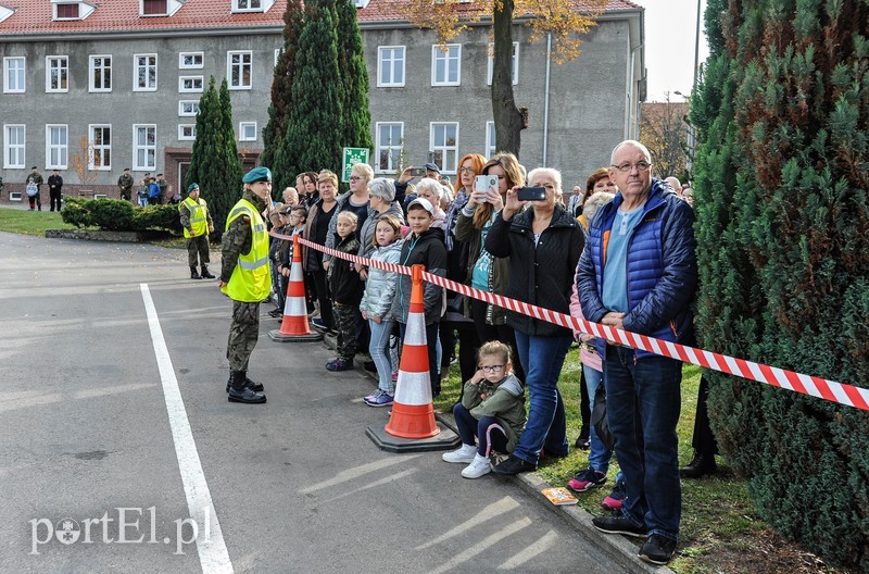  Pułk ma swój sztandar zdjęcie nr 213203