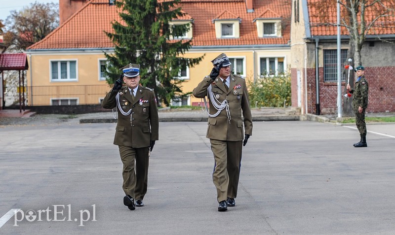  Pułk ma swój sztandar zdjęcie nr 213204