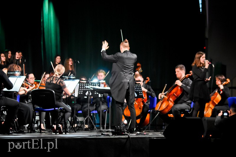 Muzyczna uczta na koniec Święta Niepodległości zdjęcie nr 214687